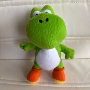 Super Mario Yoshi Plush 9" Green Dinosaur Goldie Nintendo 2010 Stuffed Toy